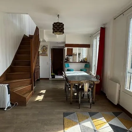 Rare Duplex Au Sommet De Montmartre *